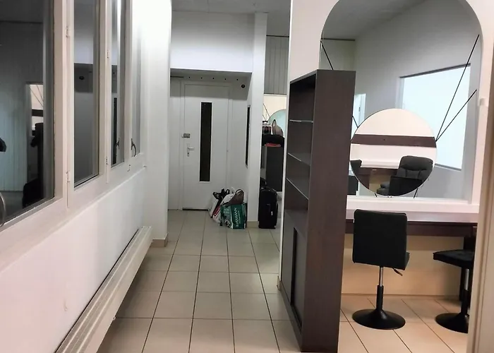 Business And Jacouzzi In * Лозана