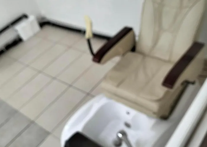 Business And Jacouzzi In Лозана